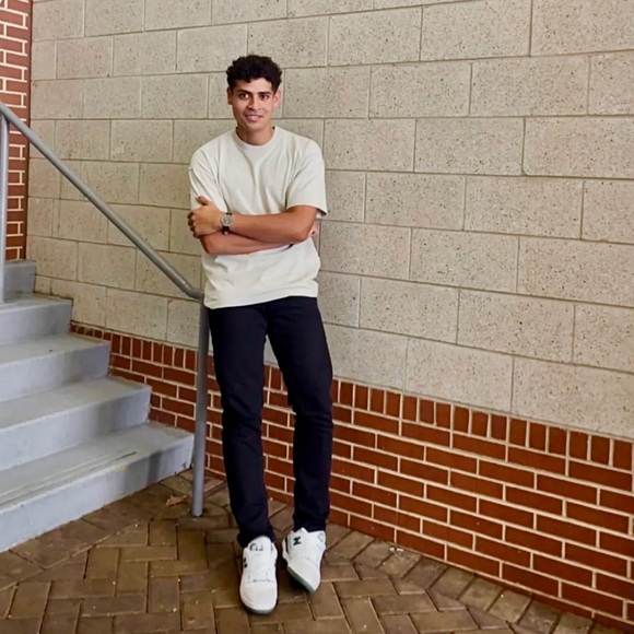 Meet your Posher, Johdani - Picture 1 of 1